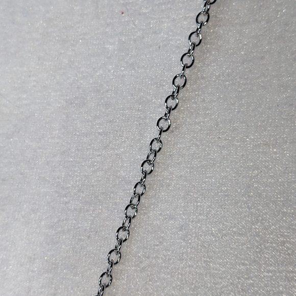 Howard's NWT Holiday Icon Christmas Penguin necklace silver gold - Picture 6 of 14